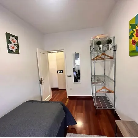 Vista Triangular Apartment *